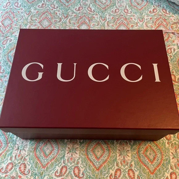 Large Gucci box 16x 11x 6 - Picture 1 of 3